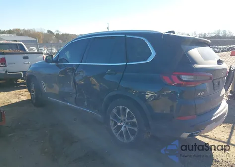 2022 BMW X5 xDrive40I z USA, uszkodzony, nr VIN 5UXCR6C07N9K77733